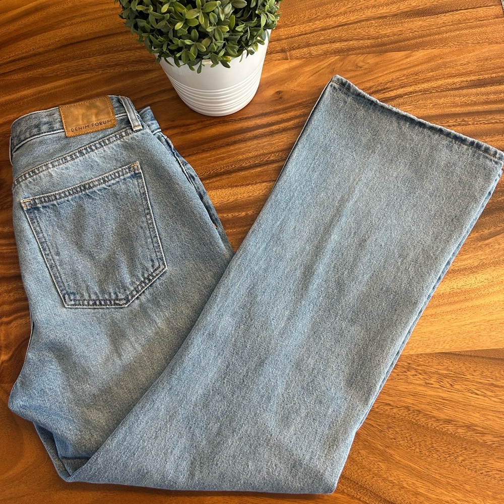 Denim Forum Light Blue Jeans - Picture 5 of 6